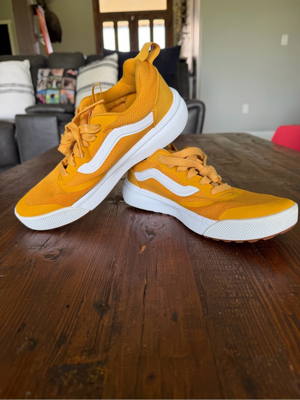 Vans Ultrarange Low-Top Sneakers in Vibrant Mustard Yellow-Sz 6